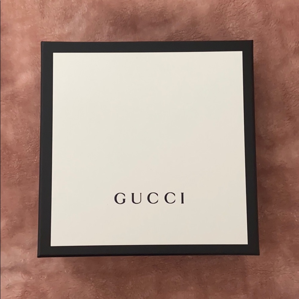 Gucci belt size 80